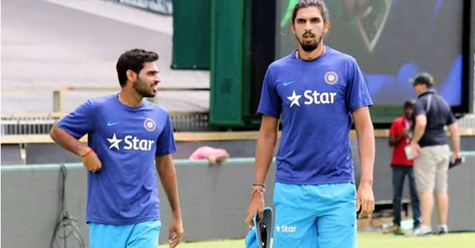 Bhuvneshwar Kumar and Ishant Sharma on the cricket field