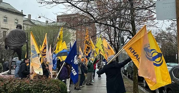 Pro-Khalistani supporters attack and abuse Indian journalist outside Embassy in Washington