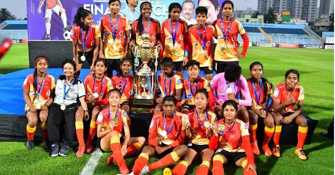 East Bengal Women's Team posing for a photograph