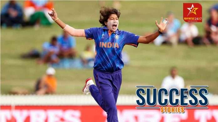 মহিলা প্রিমিয়ার লিগে দ্বৈত দায়িত্ব পালন করছেন ঝুলন গোস্বামী। তিনি হরমনপ্রীত কৌরের নেতৃত্বাধীন মুম্বাই ইন্ডিয়ান্স দলের পরামর্শদাতা এবং বোলিং কোচ। ঝুলন তার দুই দশকের বেশি ক্যারিয়ারে ৩৫০ টিরও বেশি আন্তর্জাতিক উইকেট নিয়েছিলেন।