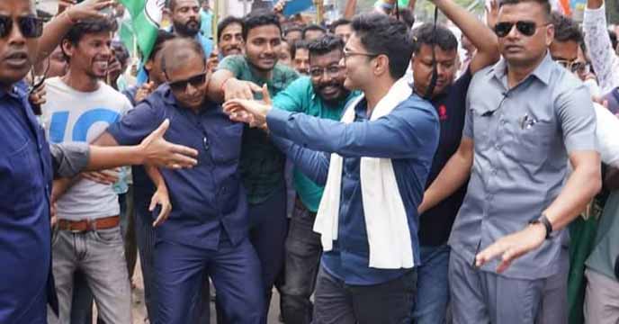 Abhishek Banerjee's Sangyog Yatra Takes a Turn as He Fights for Ballots in Rajganj