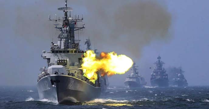 Chinese navy ships in the South China Sea