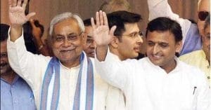Nitish Kumar and Akhilesh Yadav Discuss PM Post