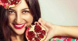 Pomegranate juice remedy for dry skin
