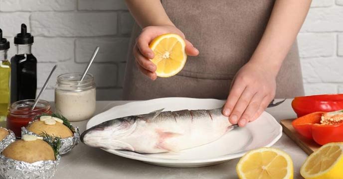 Cut Fish with Ease Using Lemon Juice
