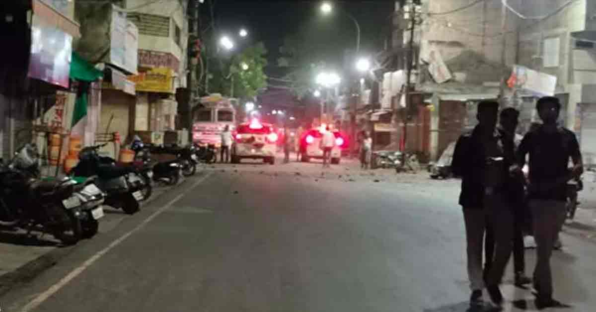Fatal Communal Clashes Erupt in Maharashtra's Akola Over Controversial Instagram Post