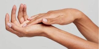 Say Goodbye to Rough Hands: Home Tricks to Soothe and Repair Skin from Alkaline Soap Use