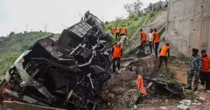 A terrible accident on the journey to Vaishnodevi claims the lives of 10 individuals, leaving behind a profound tragedy.