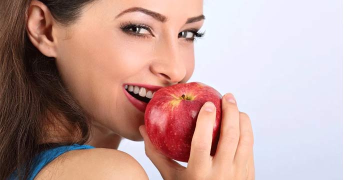 eat-apple-daily-to-keep-stomach-problems-at-bay