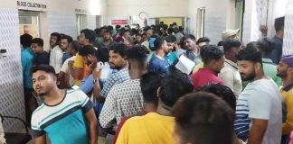 People queue up in Balasore to donate blood