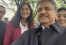 উবের ক্যাবে চেপে গন্তব্যে পৌঁছলেন আম্বানি-মাহিন্দা-সুনিতা