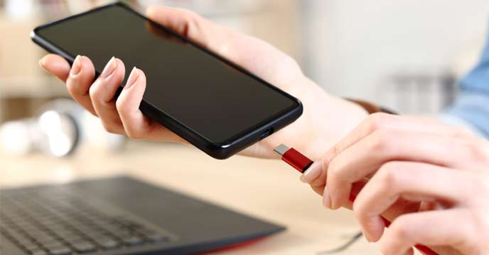 Type C Cable Enables Charging of Smartphones and Laptops