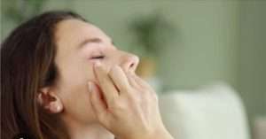 woman-eye-drops