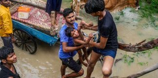 delhi flood girl