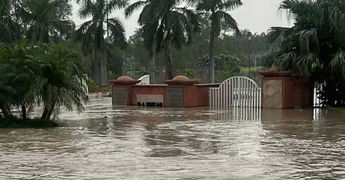 Yamuna Water Inundates Rajghat Park