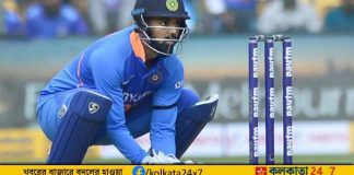 KL Rahul Begins Wicketkeeping