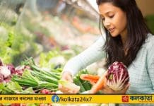 Food Inflation: টমেটোর চেয়ে ফুলকপি, শিম ও ক্যাপসিকামের দাম আকাশছোঁয়া Vegetable market girl india