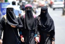 যে সংখ্যাগুরু মুসলিম ধর্মাবলম্বী দেশে বোরখা পরা নিষিদ্ধ