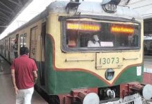 শিয়ালদহ শাখার রেল যাত্রীদের জন্য ঘোর বিপদ rail