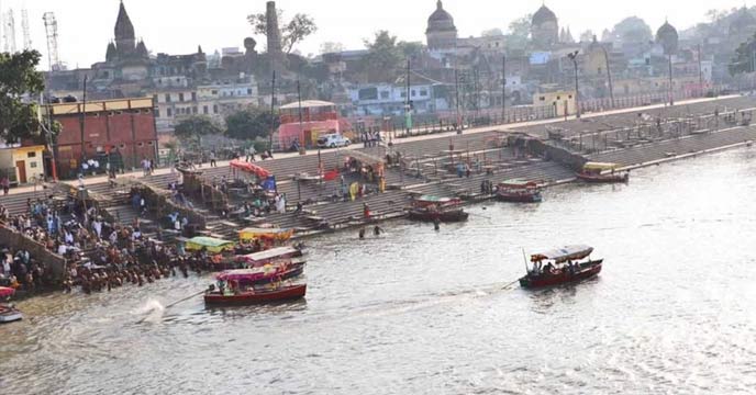 Boat capsizes in Saryu river of Bihar