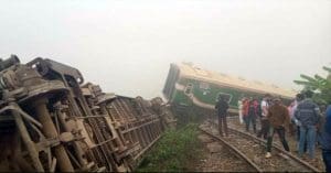 বাংলাদেশের (Bangladesh) জাতীয় নির্বাচনের আগে বড়সড় নাশকতা। রেল লাইন কেটে রেখে ট্রেন দুর্ঘটনা ঘটানো হলো।