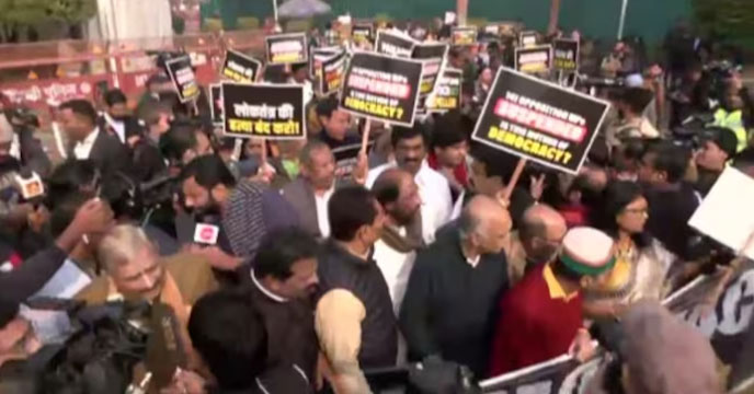 Opposition leaders hold march from Parliament
