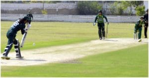 two pakistan cricket stars involving in car accident
