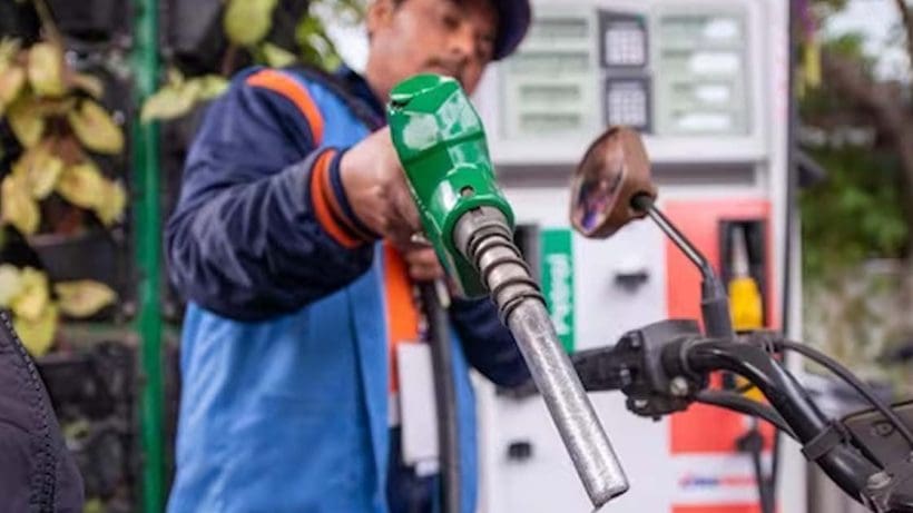 pet Petrol Diesel Price: বুধে ট্যাঙ্ক ফুল করার আগে জেনে নিন পেট্রোল-ডিজেলের দাম