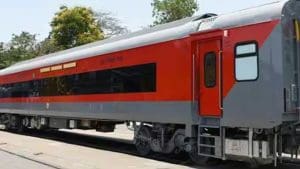 what is the difference between bogie and coaches in Indian Railways trains , রোজ চড়েন ট্রেনে? জানেন ভারতীয় রেলের কোচ আর বগির পার্থক্য?