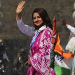 Latest News স্মার্ট ক্লাসরুম কার কৃতিত্ব? হুগলিতে কাদা ছোড়াছুড়ি তুঙ্গে