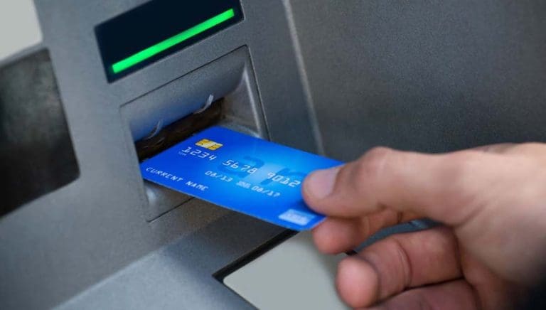 ATM Card: এটিএম মেশিনে কার্ড আটকে গেছে? কী করবেন জেনে নিন ATM Card: এটিএম মেশিনে কার্ড আটকে গেছে? কী করবেন জেনে নিন