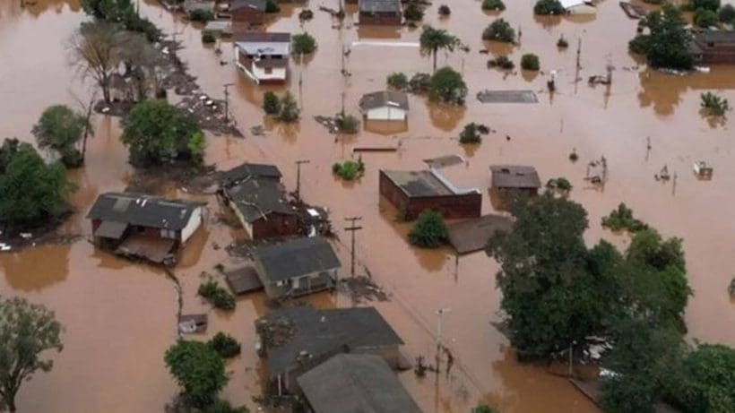 flood Flood: মৃত কমপক্ষে ৫৭ জন, ব্রাজিলে বন্যার ভয়াবহতা দেখে কাঁপছে বিশ্ব