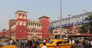Child Abduction Attempt at Howrah Station Raises Concerns Over Passenger Safety