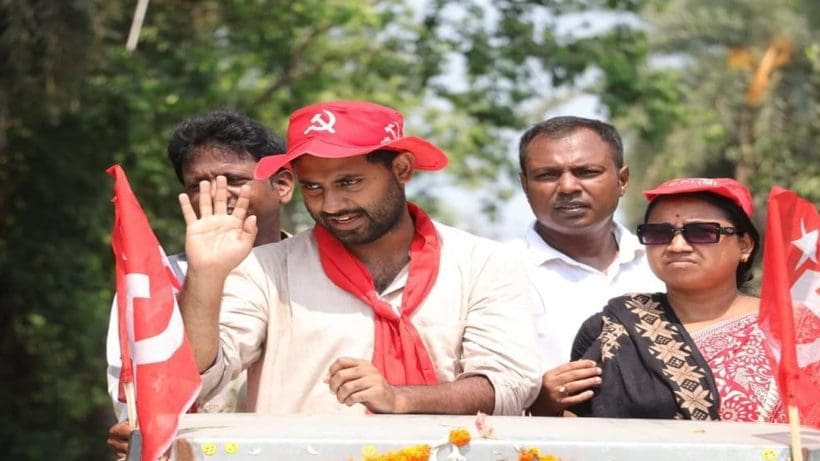 tmc accused of throwing bricks at jadavpur cpim candidate srijan bhattacharya while campaigning in panchasayar area, সিপিআইএমের সৃজনকে লক্ষ্য করে উড়ে এল ইট, ছেঁড়া হল পতাকা, পঞ্চসায়রে হইহই কাণ্ড