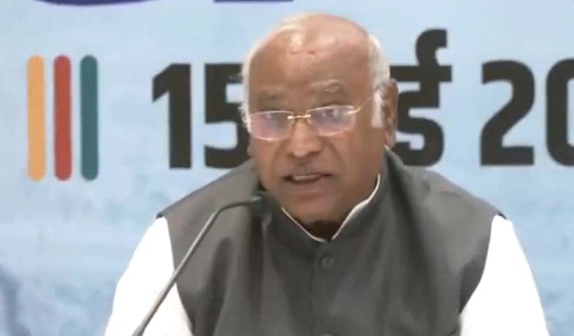 kharge ৪ জুন সরকার গড়ছে ইন্ডি জোট! ঘোষণা করলেন খাড়গে