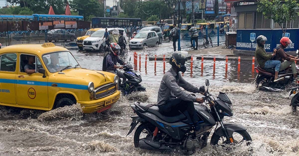 kol rain copy Rainfall: বইবে ৪০-৫০ কিমি বেগে হাওয়া, ৩ জেলায় ভারী বৃষ্টির ভ্রূকুটি