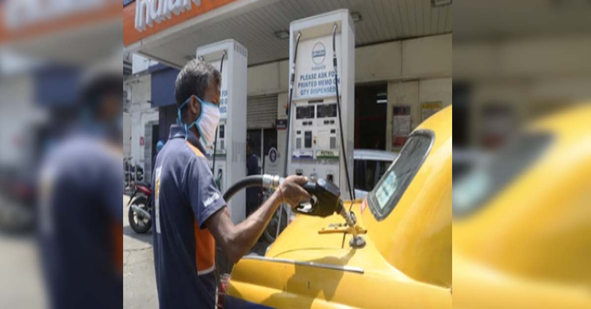 petrol diesel 5 Petrol Diesel Price: তেলের দাম নামল ৯২.৩৪ টাকায়, কলকাতায় কত রেট জানুন