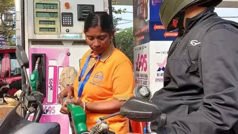 petrol diesel price in kolkata and many cities on 11 july 2024 thursday, ১১ জুলাই কলকাতা সহ দেশের বাকি চার বড় শহরে পেট্রোল ডিজেলের দাম