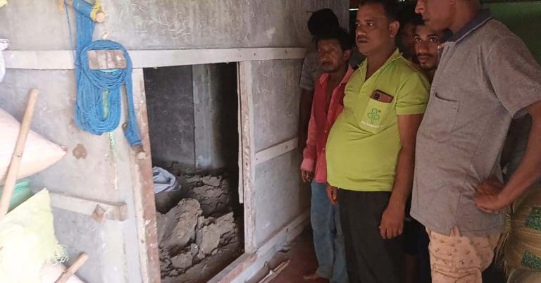 গুপ্তধন না পেয়ে সোনার গয়না, লক্ষাধিক টাকা নিয়ে চম্পট দুষ্কৃতীদের! পুনরায় আসার হুমকি