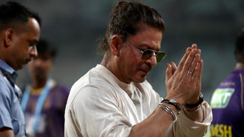 shah rukh khan hugged kkr player even after defeat