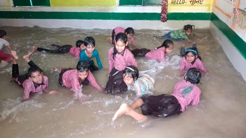 uttar-pradesh-kannauj-government-primary-school-was-turned-into-a-swimming-pool