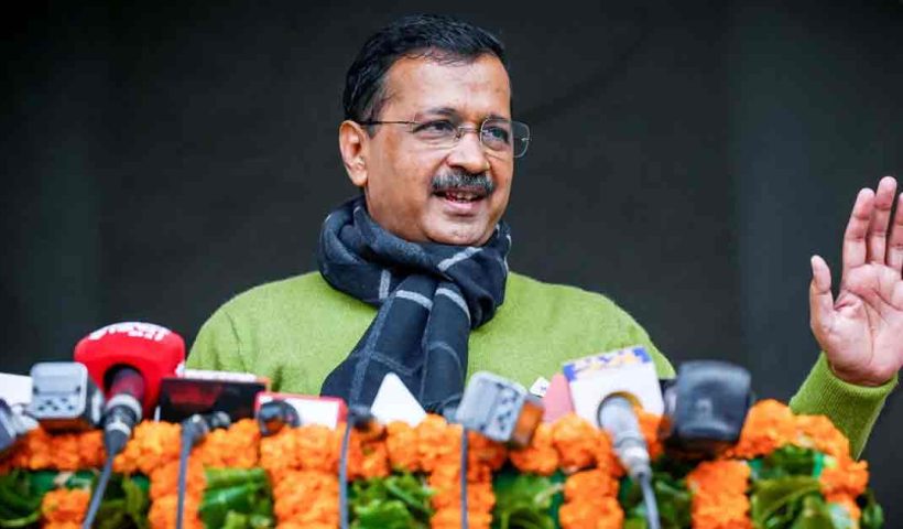 AAP supremo Arvind Kejriwal announces monthly wadges for women of Delhi before election