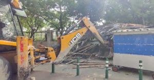 Hawkers Evacuation BY Bulldozers, মমতার নির্দেশই সার, সাতসকালে বুলডোজার দিয়েই চলছে হকার উচ্ছেদ
