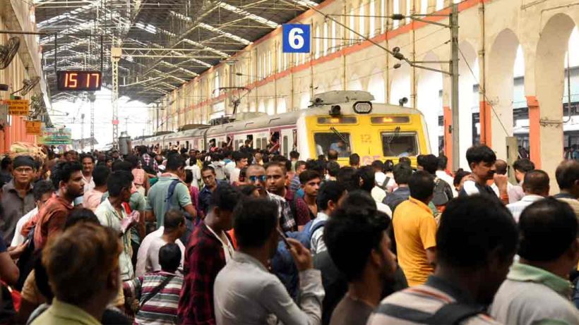one-after-another-local-train-canceled-in-sealdah-passenger-suffering-is-extreme