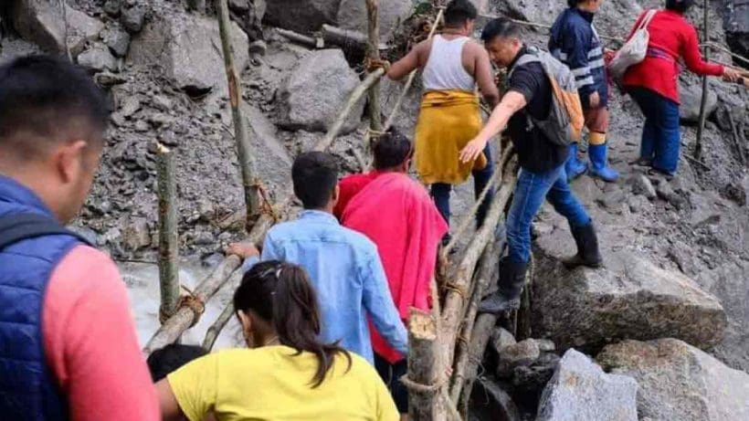 sikkim-bengali-tourists-reach-gangtok-after-conquering-difficult-roads