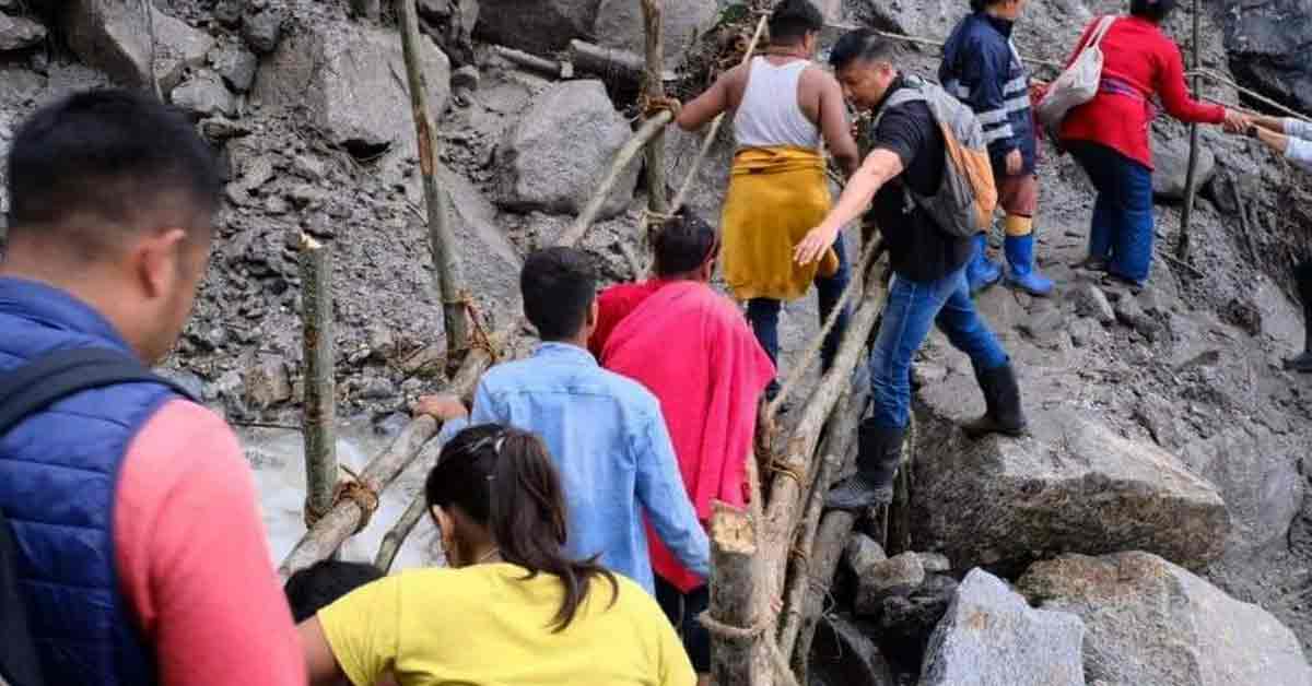 sikkim-bengali-tourists-reach-gangtok-after-conquering-difficult-roads