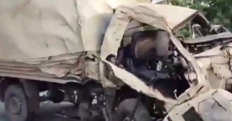 সকাল সকাল ভয়ানক পথ দুর্ঘটনা, মিনি ট্রাক-লরির সংঘর্ষে মৃত ৬