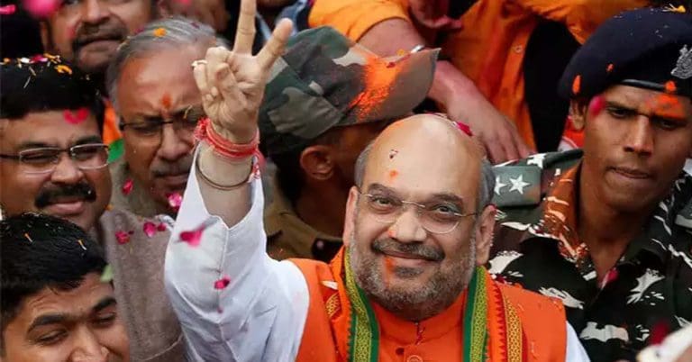 টানটান স্নায়ুর লড়াই, ২ লক্ষ ২৫ হাজার ভোটে এগিয়ে অমিত শাহ