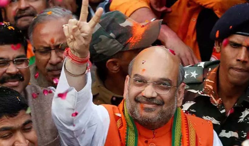 amit shahs টানটান স্নায়ুর লড়াই, ২ লক্ষ ২৫ হাজার ভোটে এগিয়ে অমিত শাহ