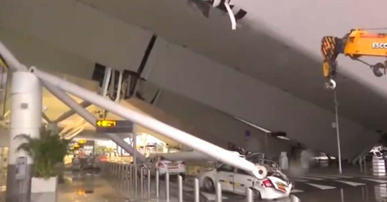 প্রবল বৃষ্টির জেরে ভেঙে পড়ল বিমানবন্দরের ছাদ, মৃত্যু, আহত বহু